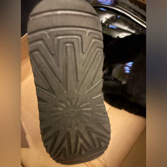 Ugg-Classic Chillapeak Shine - Picture 9 of 15